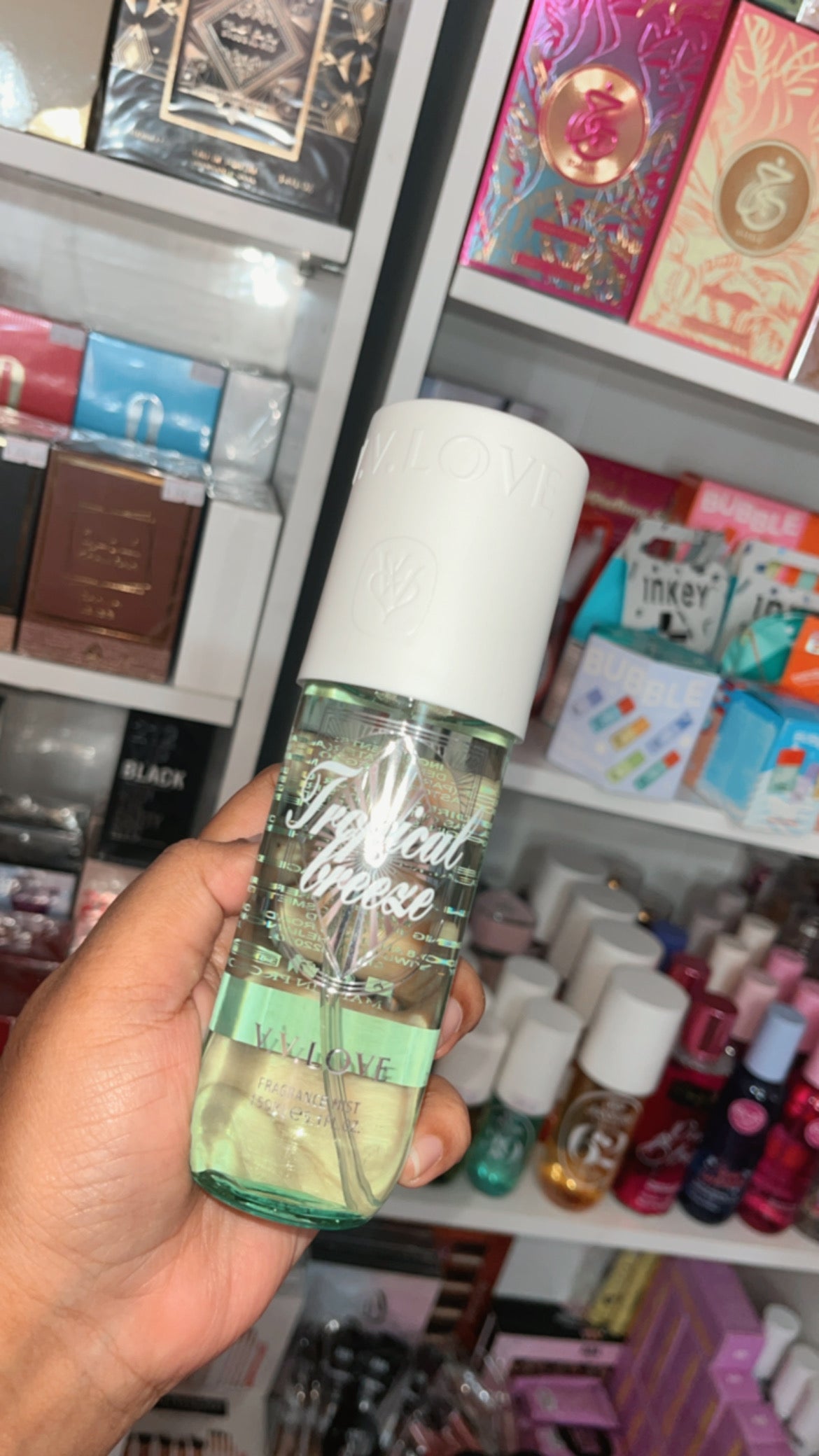 Body Mist: V.V. Love Tropical Breeze 150mL